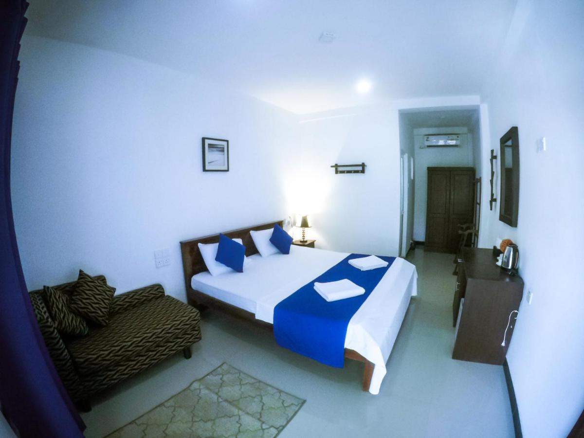 Mirissa Blue Whale Holiday Hotel Esterno foto