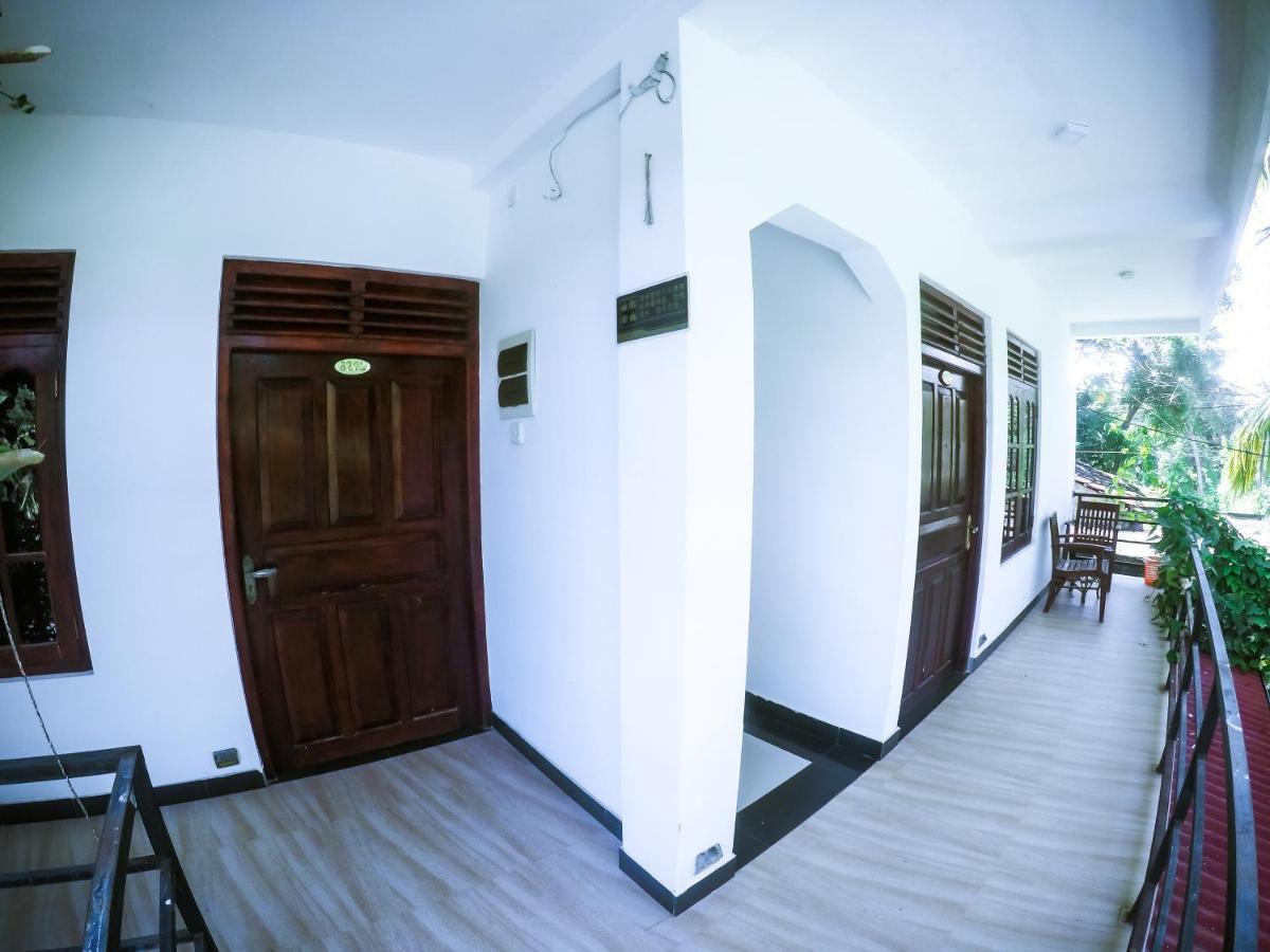 Mirissa Blue Whale Holiday Hotel Esterno foto